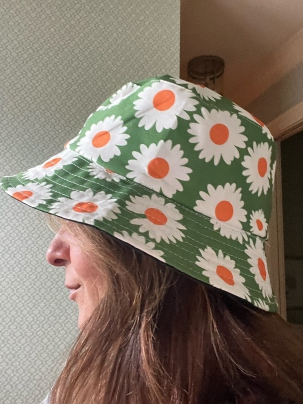 Summer Green Bucket Hat with Daisies/ Size Small Floral Print Forward,